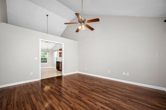 240 Meigs Dr, Murfreesboro, TN 37128