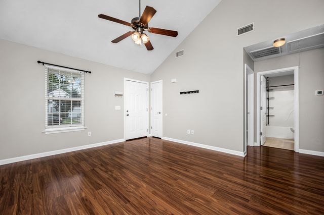 240 Meigs Dr, Murfreesboro, TN 37128