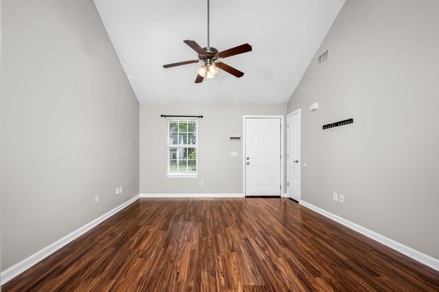 240 Meigs Dr, Murfreesboro, TN 37128