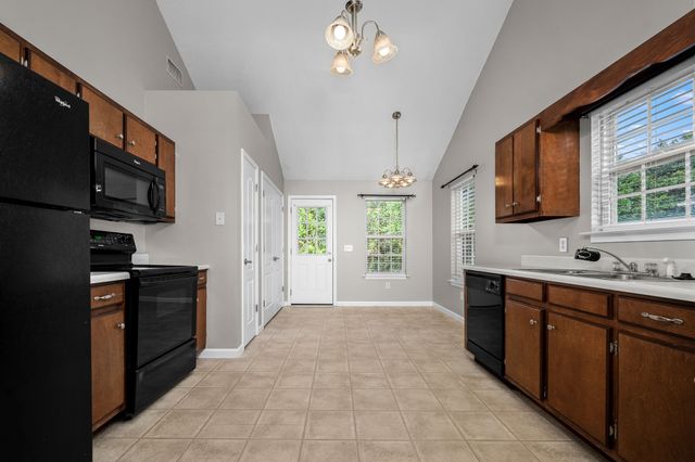 240 Meigs Dr, Murfreesboro, TN 37128