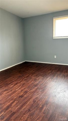 2740 Holiday Hill Drive, St Louis, MO 63033