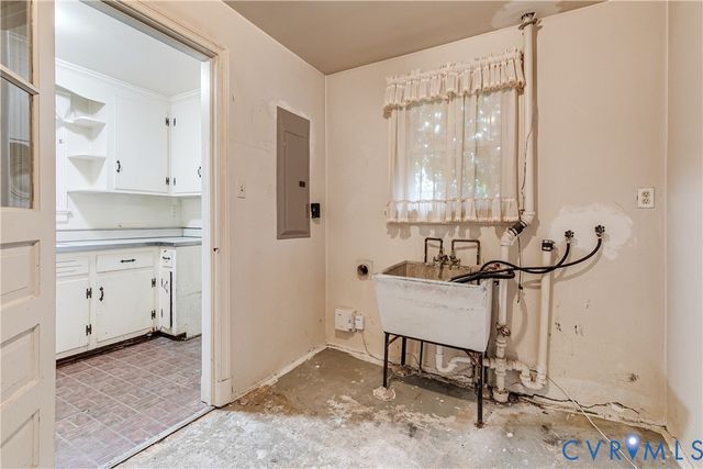 1032 Circlewood Dr, Richmond, VA 23224