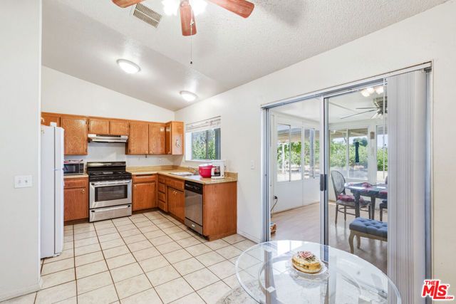 12557 Amethyst Road, Victorville, CA 92392