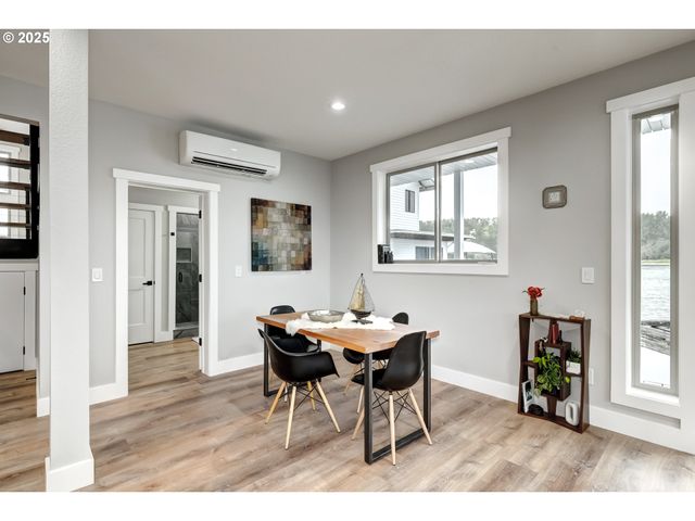 18989 Ne MARINE Dr 36, Portland, OR 97230