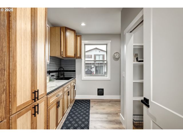 18989 Ne MARINE Dr 36, Portland, OR 97230