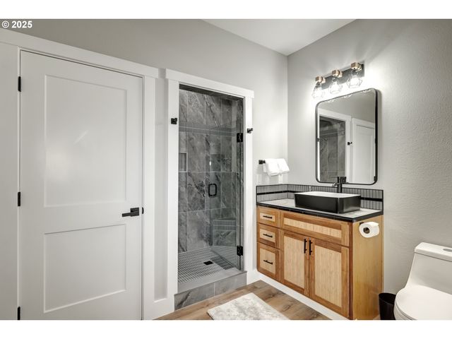 18989 Ne MARINE Dr 36, Portland, OR 97230