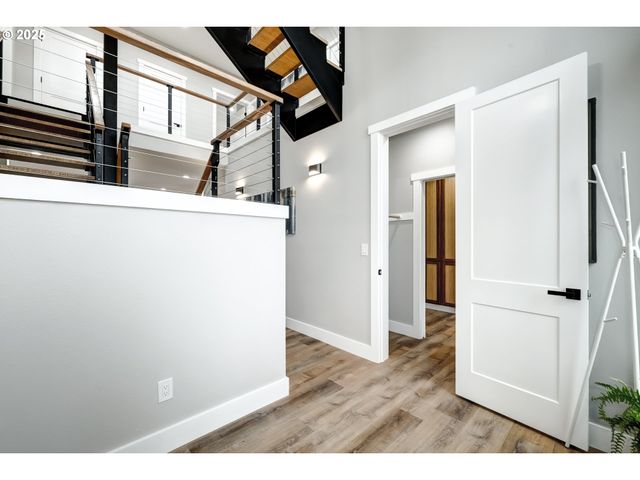 18989 Ne MARINE Dr 36, Portland, OR 97230