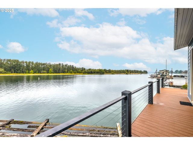 18989 Ne MARINE Dr 36, Portland, OR 97230