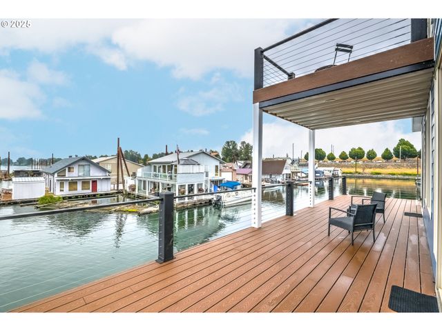 18989 Ne MARINE Dr 36, Portland, OR 97230