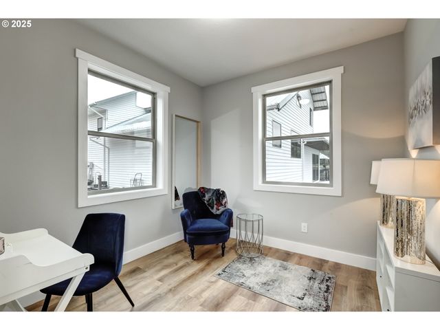 18989 Ne MARINE Dr 36, Portland, OR 97230