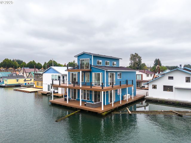 18989 Ne MARINE Dr 36, Portland, OR 97230