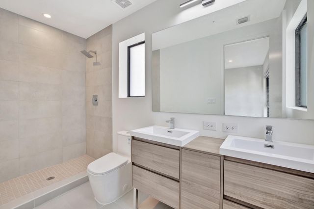 4208 NE 7th Terrace 8, Oakland Park, FL 33334