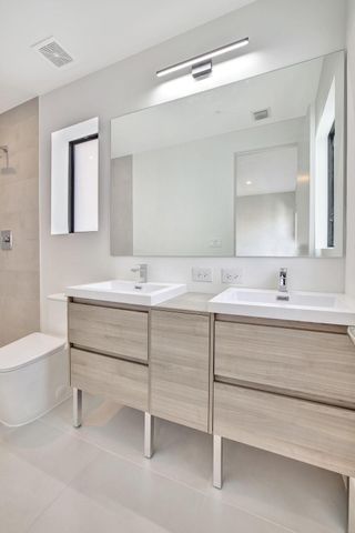 4208 NE 7th Terrace 8, Oakland Park, FL 33334