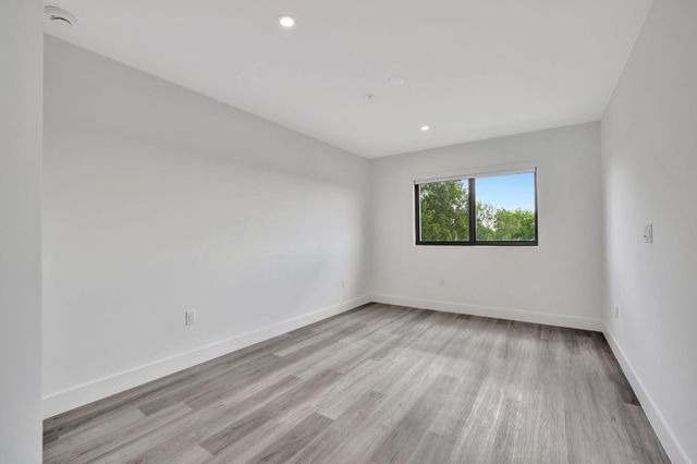 4208 NE 7th Terrace 8, Oakland Park, FL 33334