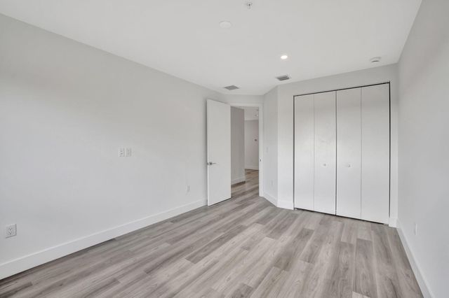 4208 NE 7th Terrace 8, Oakland Park, FL 33334