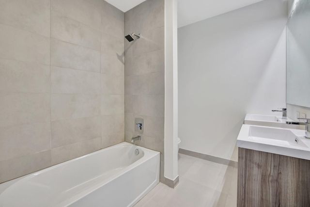 4208 NE 7th Terrace 8, Oakland Park, FL 33334