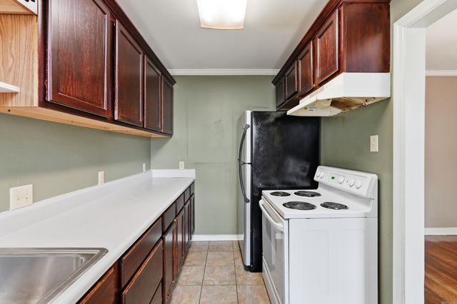 6404 Longwood Road, Cammack Village, AR 72207