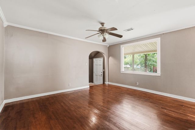 6404 Longwood Road, Cammack Village, AR 72207