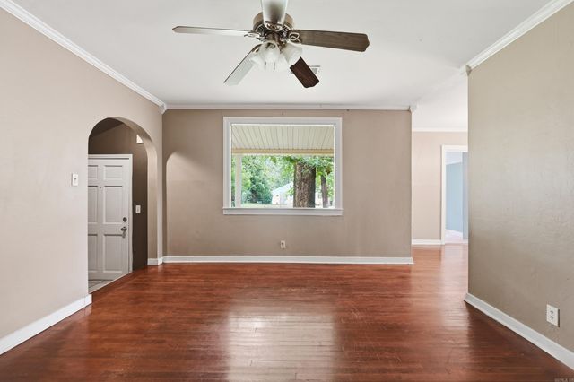 6404 Longwood Road, Cammack Village, AR 72207