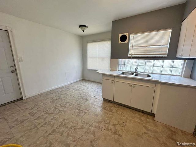 18401 Morang Drive, Detroit, MI 48205