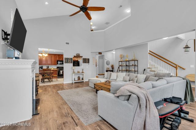 90 Bryce Lane, Manahawkin, NJ 08050