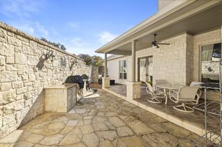 150 St Andrews Loop, Kerrville, TX 78028