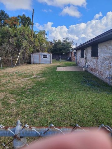 4701 Crepe Myrtle Lane, Pasadena, TX 77505
