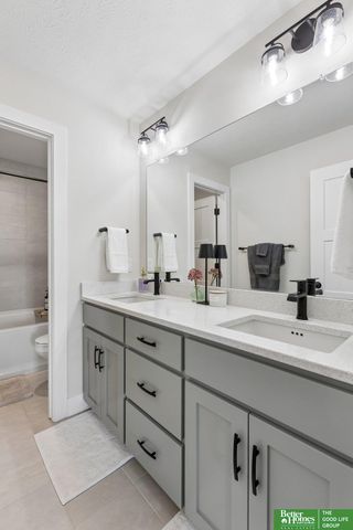 10639 S 190th Street, Omaha, NE 68136
