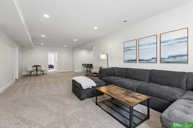 10639 S 190th Street, Omaha, NE 68136