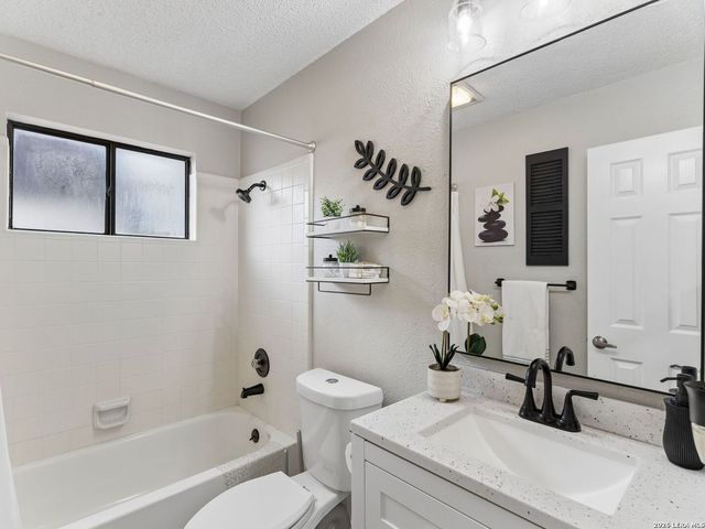 2314 Encino Hollow, San Antonio, TX 78259