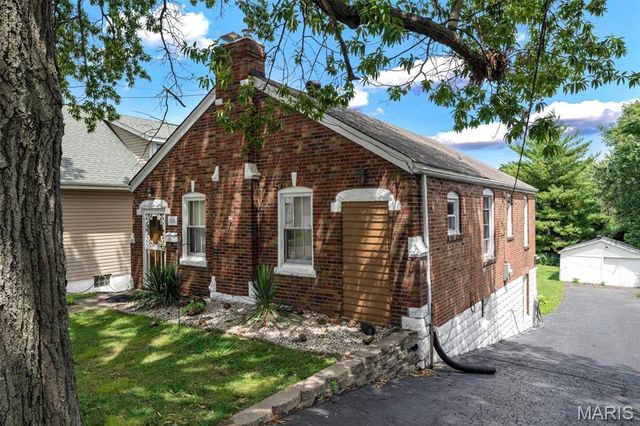 1536 Sanford Avenue, St Louis, MO 63139