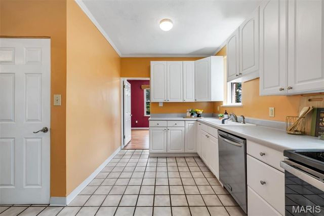 1536 Sanford Avenue, St Louis, MO 63139