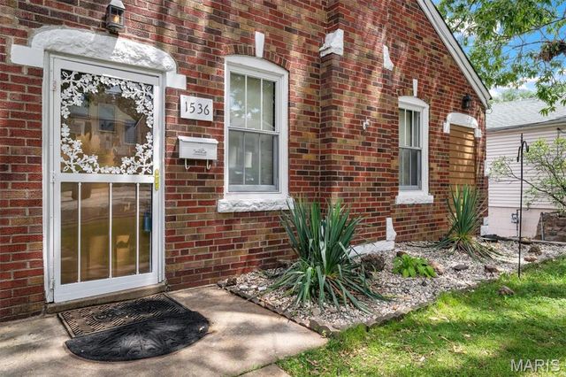 1536 Sanford Avenue, St Louis, MO 63139