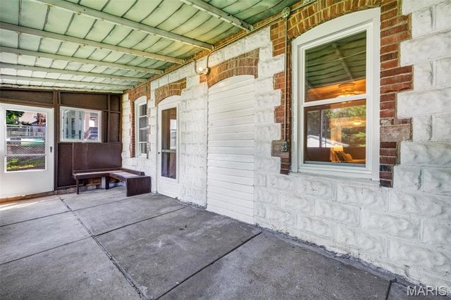 1536 Sanford Avenue, St Louis, MO 63139