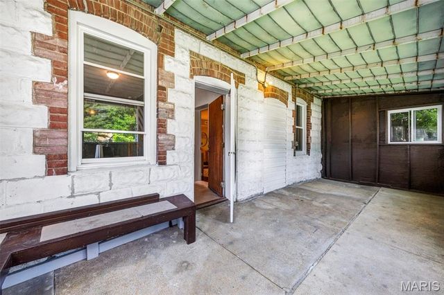 1536 Sanford Avenue, St Louis, MO 63139