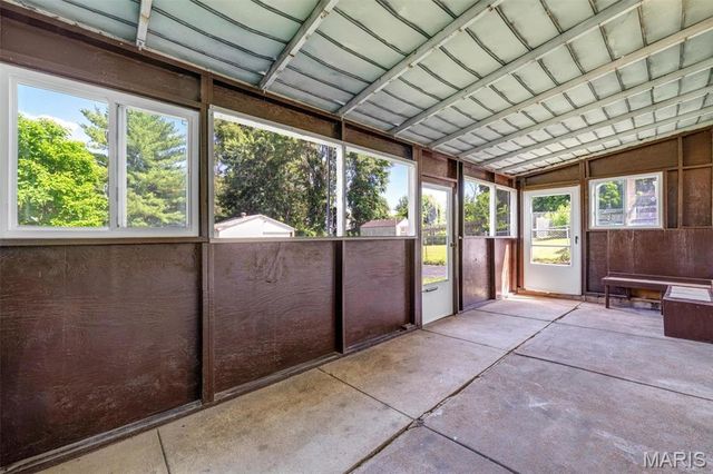 1536 Sanford Avenue, St Louis, MO 63139