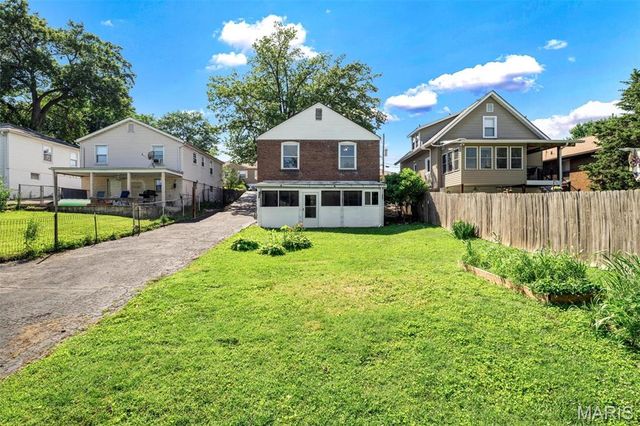 1536 Sanford Avenue, St Louis, MO 63139