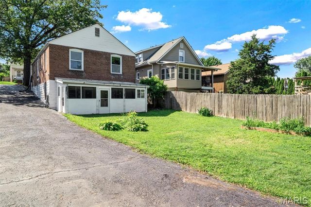 1536 Sanford Avenue, St Louis, MO 63139