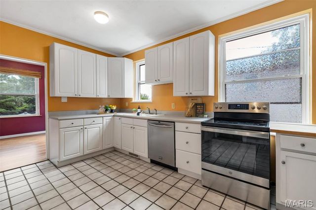1536 Sanford Avenue, St Louis, MO 63139