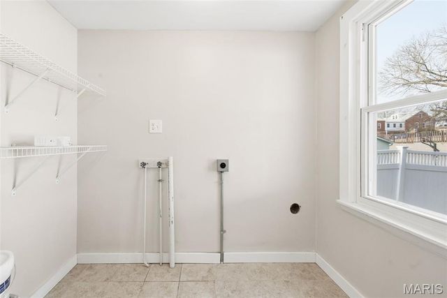 609 S 4th Street, St Charles, MO 63301