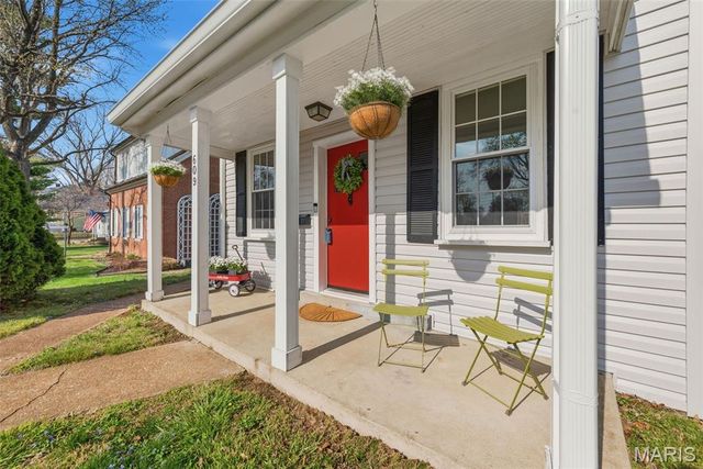 609 S 4th Street, St Charles, MO 63301