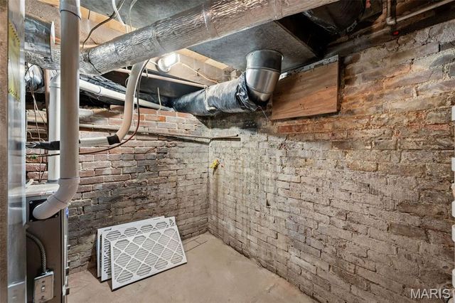 609 S 4th Street, St Charles, MO 63301