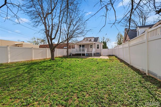 609 S 4th Street, St Charles, MO 63301