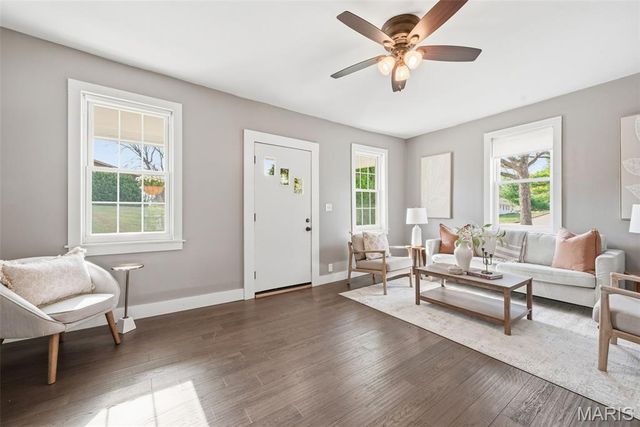 609 S 4th Street, St Charles, MO 63301