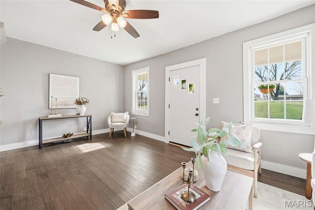 609 S 4th Street, St Charles, MO 63301