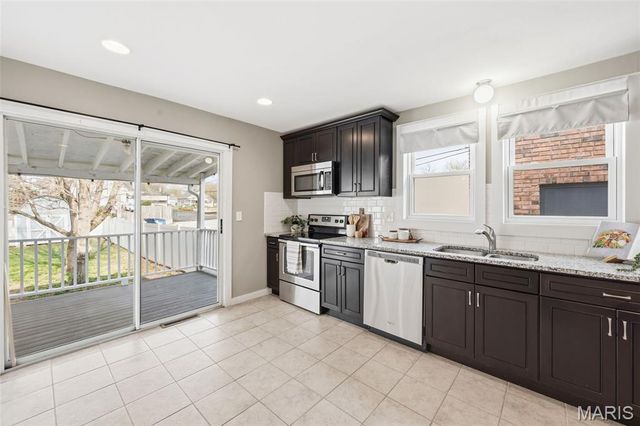 609 S 4th Street, St Charles, MO 63301