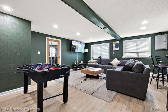 2940 Steeple Hill Road, White Lake, MI 48383