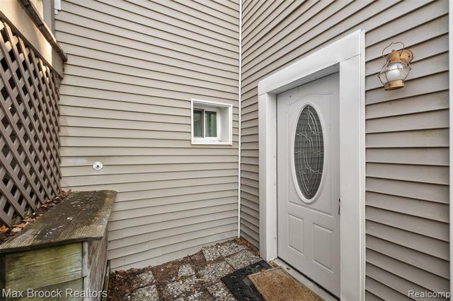 2940 Steeple Hill Road, White Lake, MI 48383