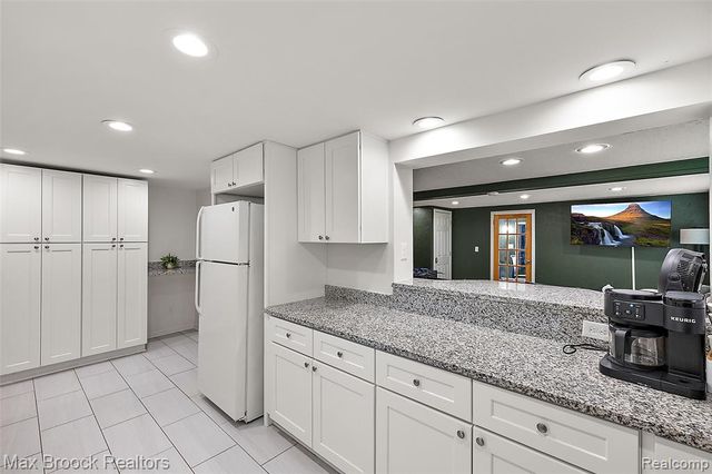 2940 Steeple Hill Road, White Lake, MI 48383