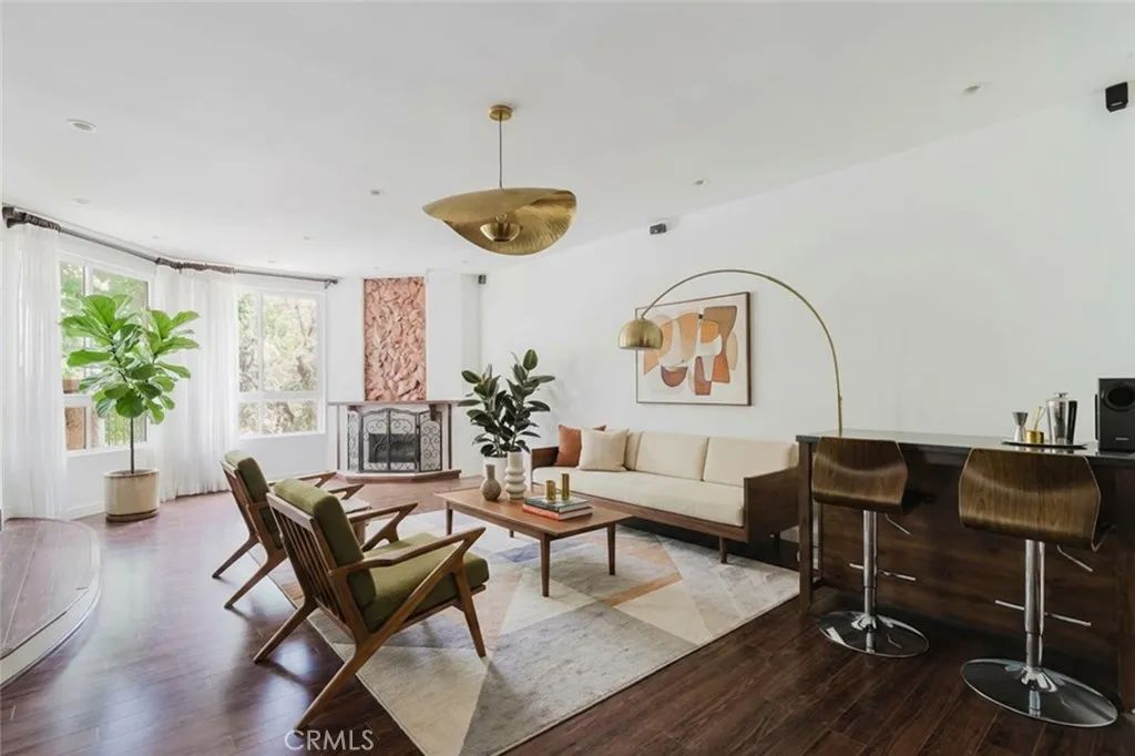 5333 Zelzah Avenue 203, Encino, CA 91316